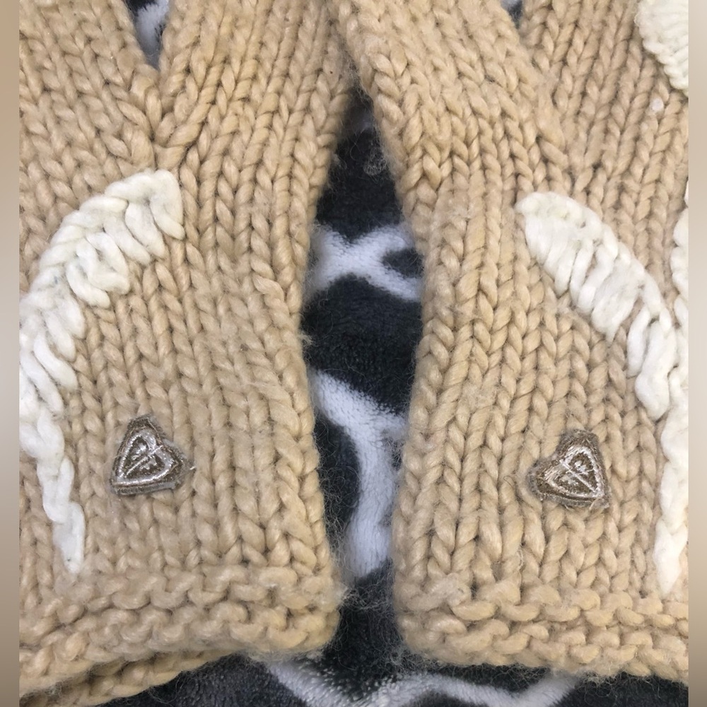 Roxy Tan and White Knit Mittens~ M/L